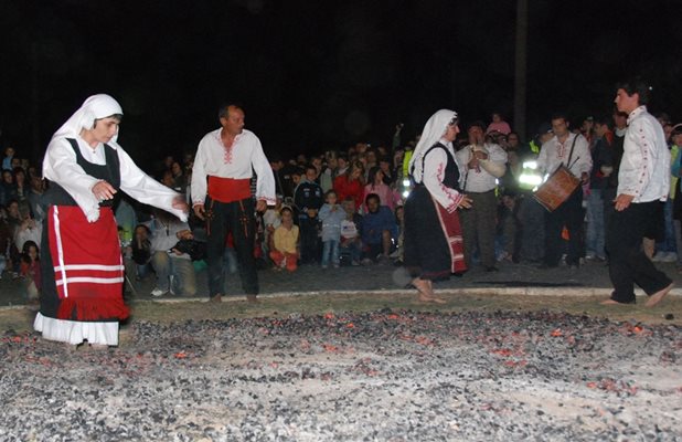 Владика обяви нестинарите за еретици, забрани им да ползват икони