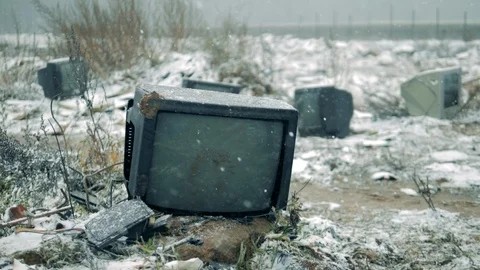 Защо „клубът на богатите“ толкова силно ни иска при тях?