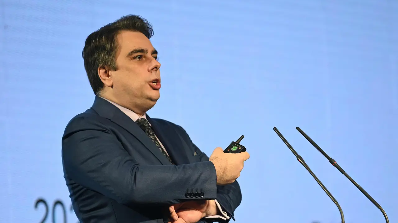 Асен Василев: Правителството няма план за бюджета и няма антикризисен пакет за доходите