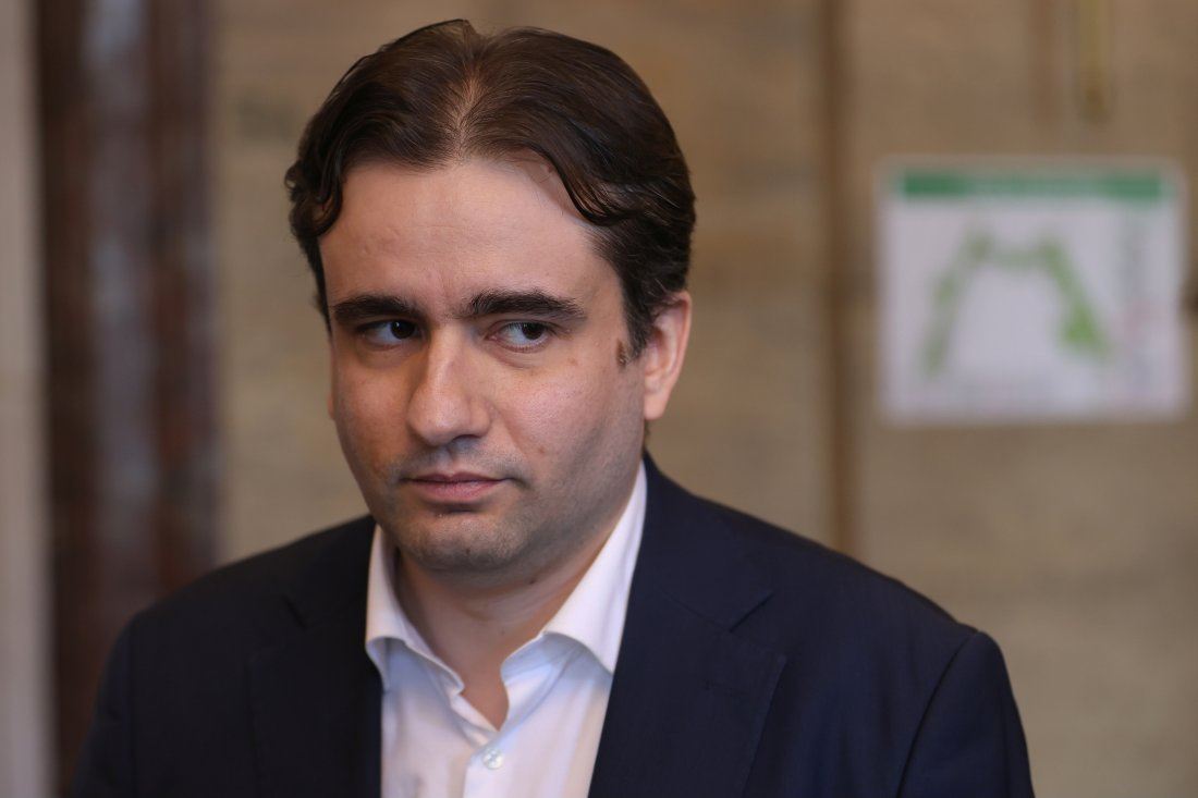 Божидар Божанов: 