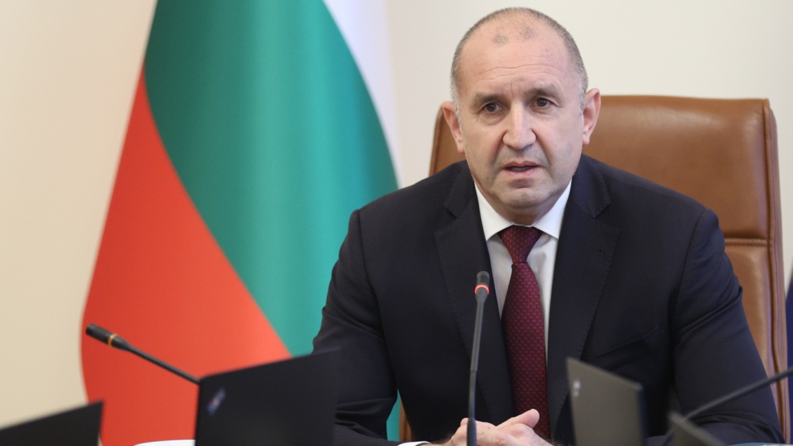 Радев свиква спешна среща с институциите заради ударените от дронове кораби