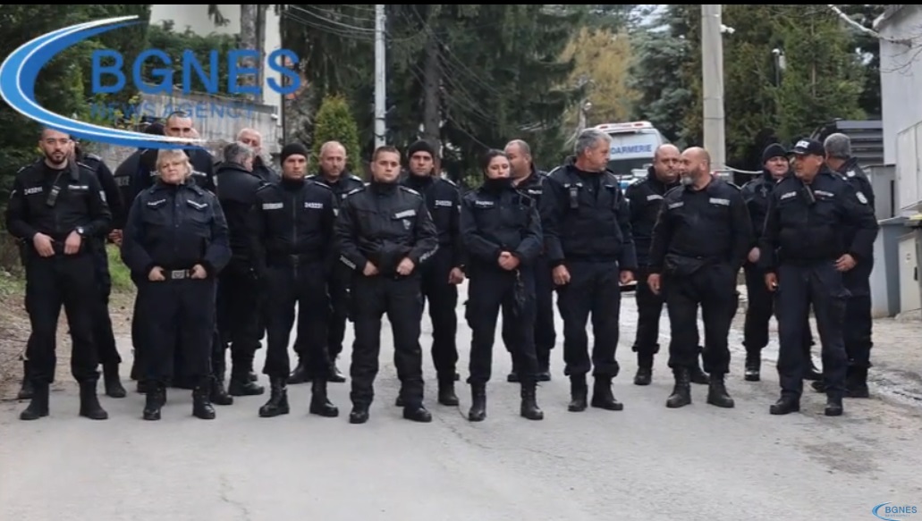 Ахмед Доган се завърна в „Сараите“, провежда заседание на Младежкото ДПС