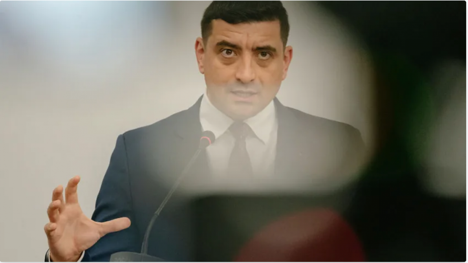 Шахматната игра в румънската политика