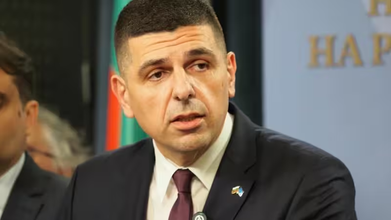 Мирчев към Борисов: Спрете да държите държавата като заложник