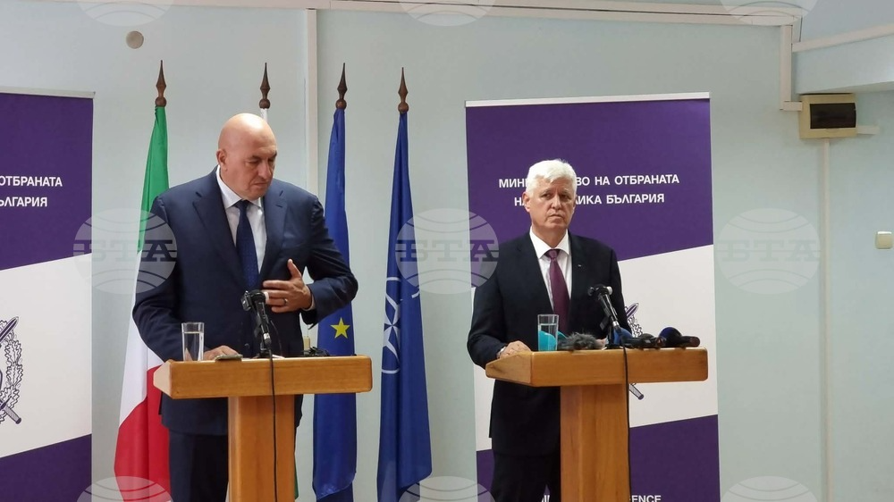 България ще подкрепи Италия за създаване на център за борба с хибридните атаки, каза министърът на отбраната Димитър Стоянов