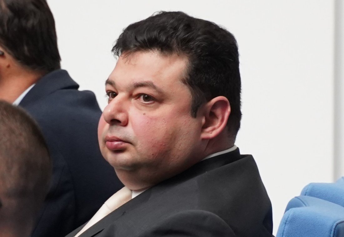 Адвокати настояват за отвод в КС по делото 