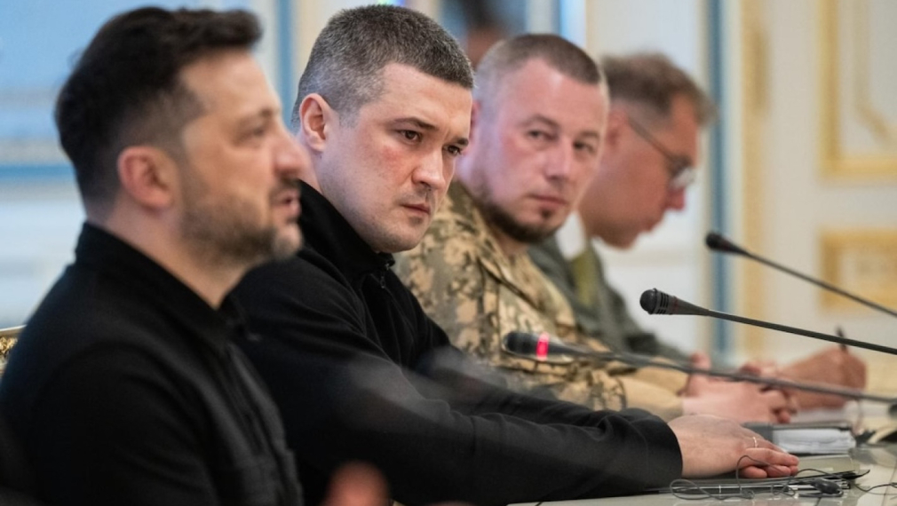 Сенатор Волошин: Западът подкрепи протестите срещу оставката на Федоров в Украйна