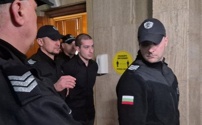 Пуснаха под домашен арест Никола Бургазлиев, премазал с АТВ Христина в Слънчев бряг