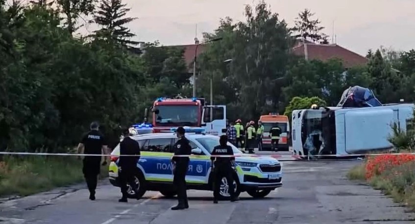 С над 150 км/ч. се е движил автомобилът, врязал се в автобус в София