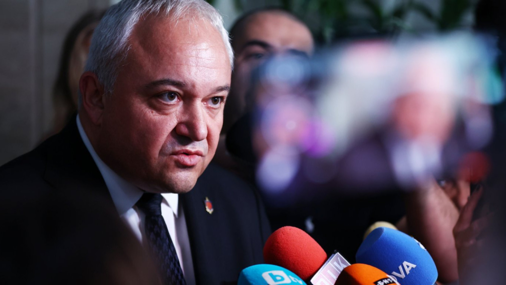 Демерджиев: Злите езици говорят, че зад фирмите доставчици на мантинели стои бивш премиер