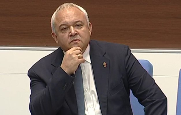 Демерджиев: Нямам информация Илиян Филипов да е продавал жилища на депутати от ПБ, нито да е замесен с наркотици