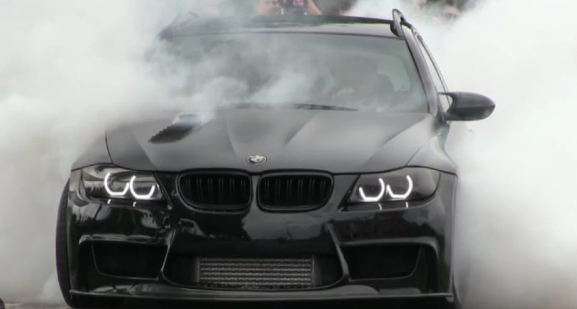 Само на 19 г., а вече с 10 нарушения: Дрифт с BMW ѝ струва книжката