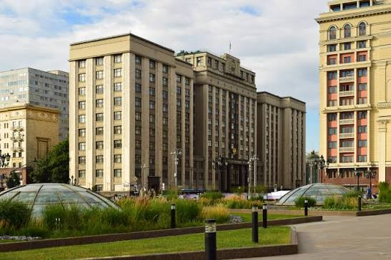 От рационалност към ритуал: Демодернизация на политиката