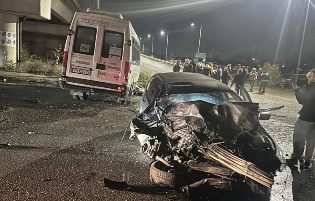 9 ранени при катастрофа между бус и кола край Чепинци