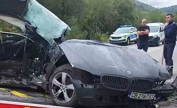 Нов ад на пътя! Четирима загинаха в жестока катастрофа в Ловешко