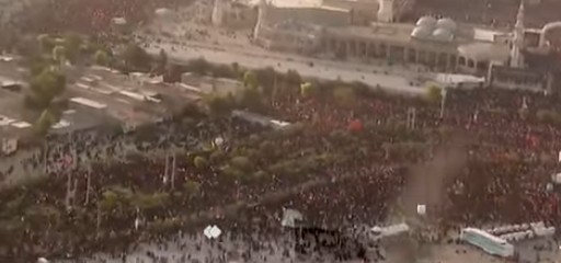 Поклонение пред аятолах Али Хаменей в Кум