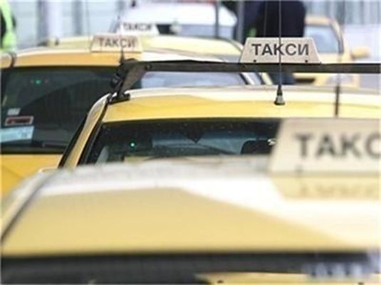 Прокуратурата обвини таксиджия от Пловдив, склонявал момичета на 14 и 16 г. към проституция