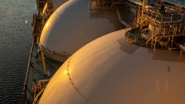 Русия продава на Китай втечнен газ от санкциониран проект без реакция от САЩ