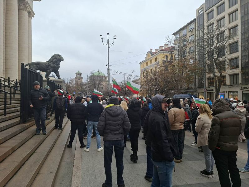 Шумен протест на ''Величие'' при Съдебната палата - подгониха да бият влогъра Любомир Жечев