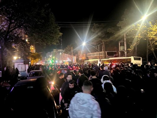 Иран заплаши да удари US военни бази, ако Тръмп нападне Техеран