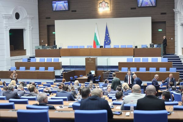 Промените в Изборния кодекс се отлагат за другата седмица