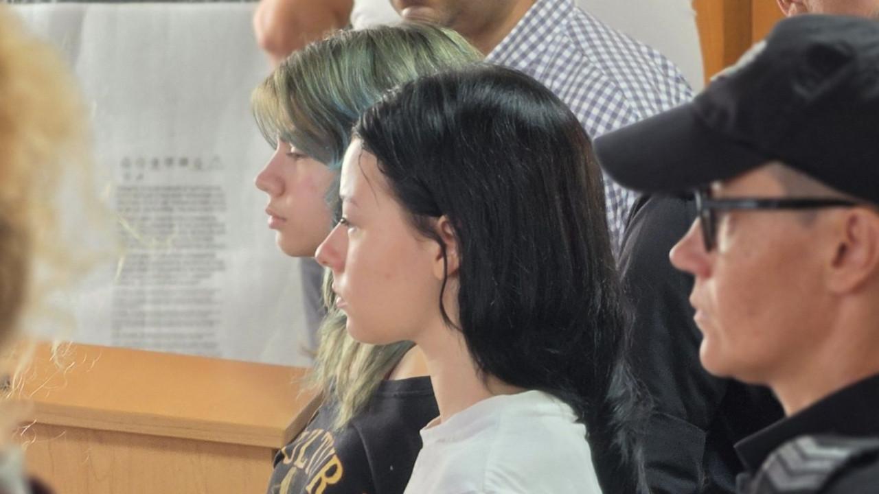Виктория поискала да я пуснат вкъщи, за да гледа сестричката си