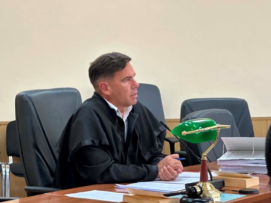 Съдия Петко Минев: Баща на дете с аутизъм видял умиращия Георги и се обадил на 112. Групичката грухтяла срещу детето