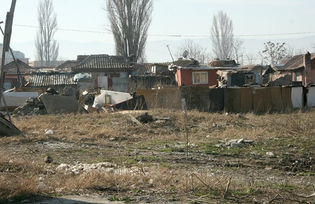 Съдът в Страсбург осъди България да плати 578 000 евро за събарянето на незаконно ромско селище