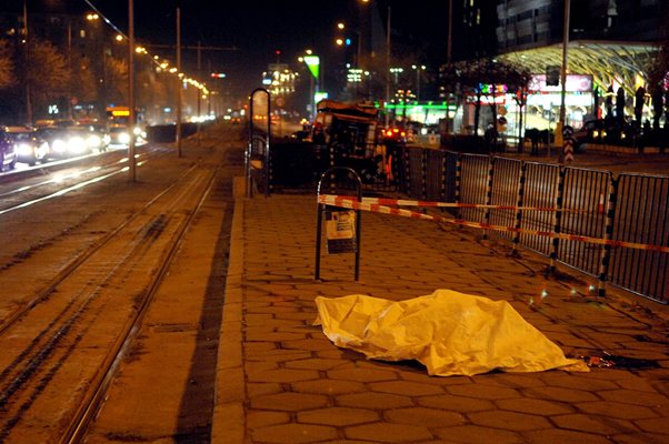 Смърт на метри от болницата, а системата казва: Чакай линейка!