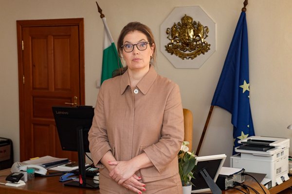 Министърът на енергетиката: Дълговете на 