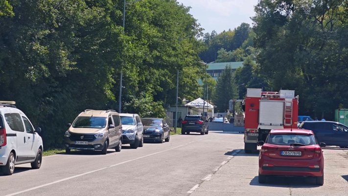 8 експертизи и ДАНС отсяват версиите за гръмналия склад с боеприпаси в Белица