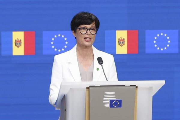 Еврокомисарят Марта Кос отмени визитата си в Сърбия заради почестите към Ратко Младич
