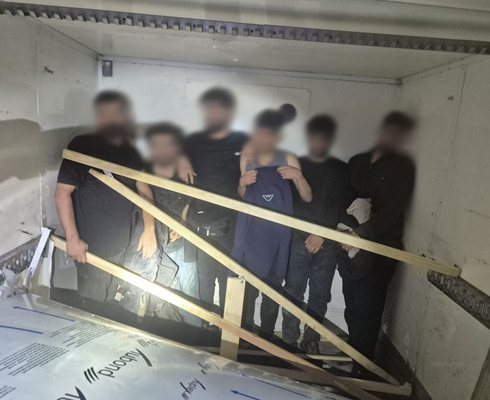 Нови безредици избухнаха в център за мигранти в Гърция близо до границата ни