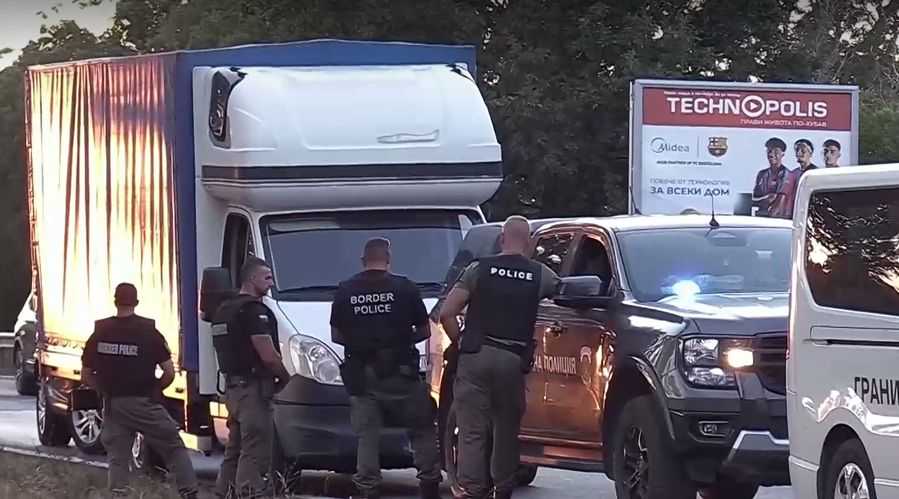 Рекорден удар край Бургас: 340 кг наркотици за 15 млн. евро