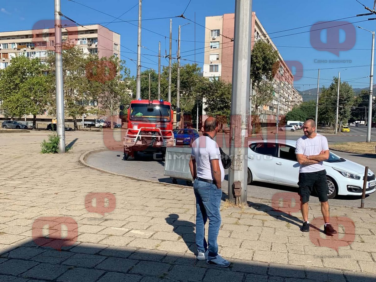 Свалиха пътниците от бързия влак Бургас-София на жп гарата в Сливен, търсят бомба