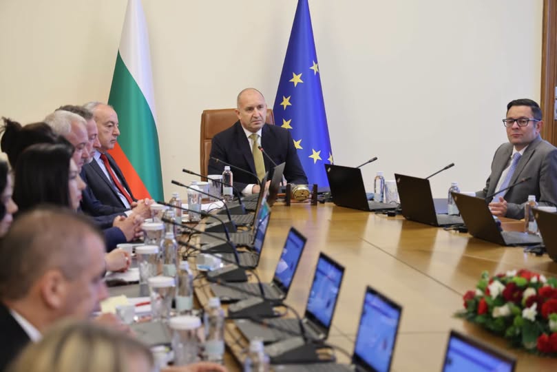 Радев: Въвеждаме пълна забрана за рекламата на хазарт. Градовете и селата приличат на Лас Вегас