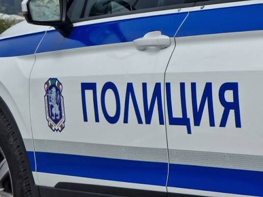 Непълнолетни пребиха 19-годишен младеж в центъра на Перник