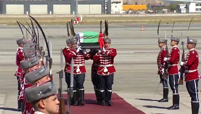 Радев: Днес посрещаме духа на цар Самуил и заветът му да пазим България