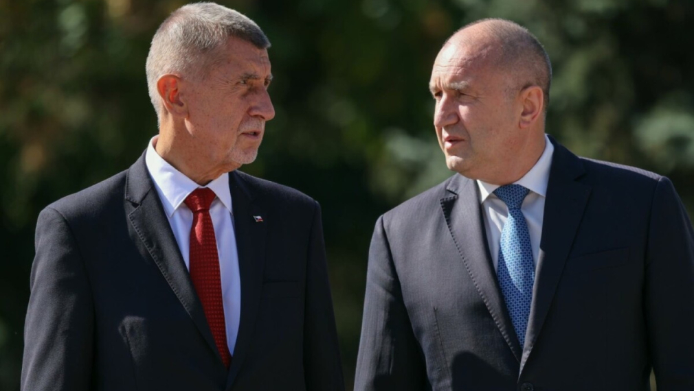 Радев: Недопустимо е да наливаме пари и оръжия във войната на изтощение в Украйна. Бабиш: Европа е неспособна да постигне мир