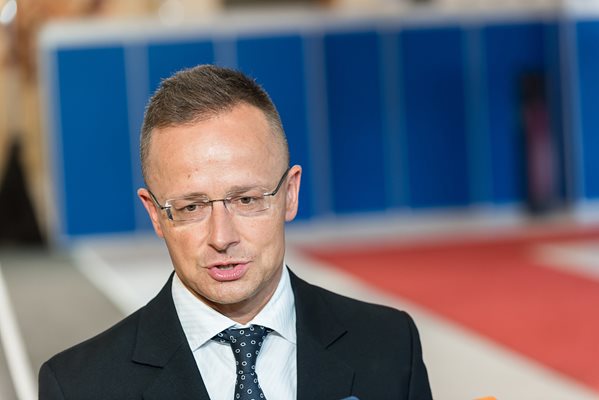 Сиярто: ЕС пак не постигна съгласие за 18-тия пакет санкции срещу Русия, голяма държава призна, че 17 пакета са без ефект