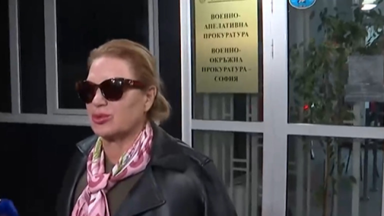 Вероятно ще има нужда от операция телефонът на Соня Колтуклиевас, с който не спря да снима