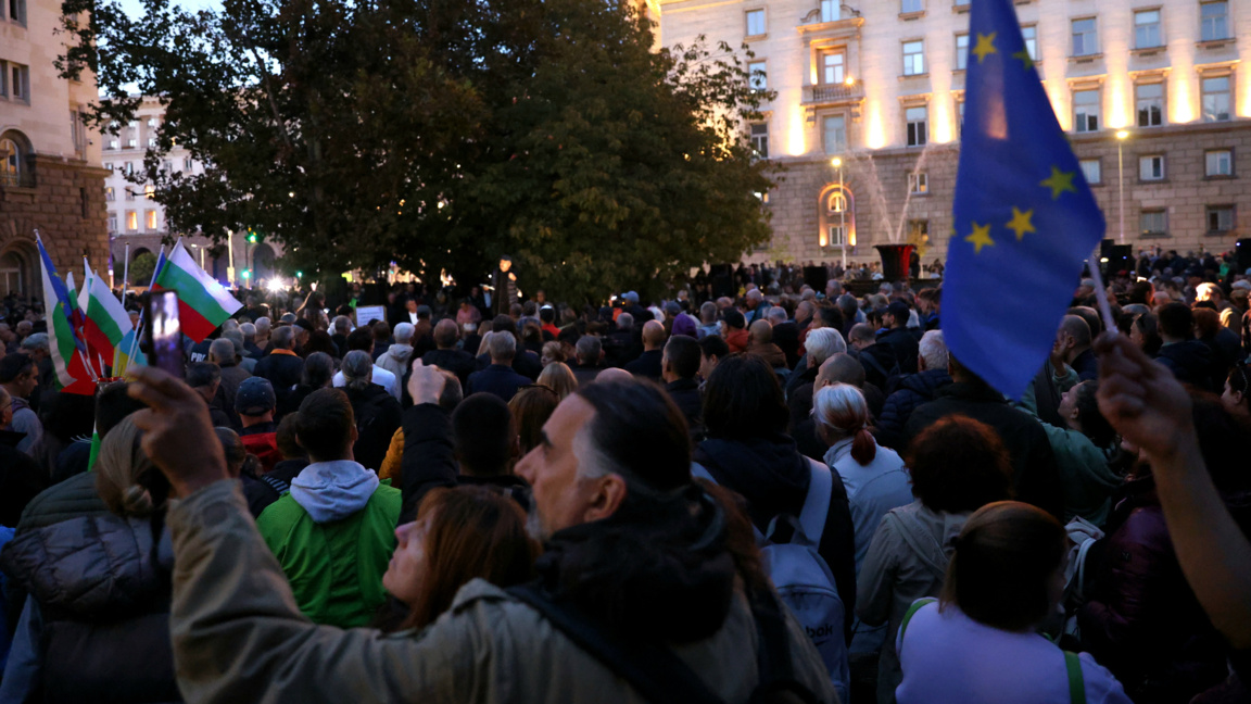 Светът се тресе от соцални протести. У нас обаче протестът е, защото Русия не е победена