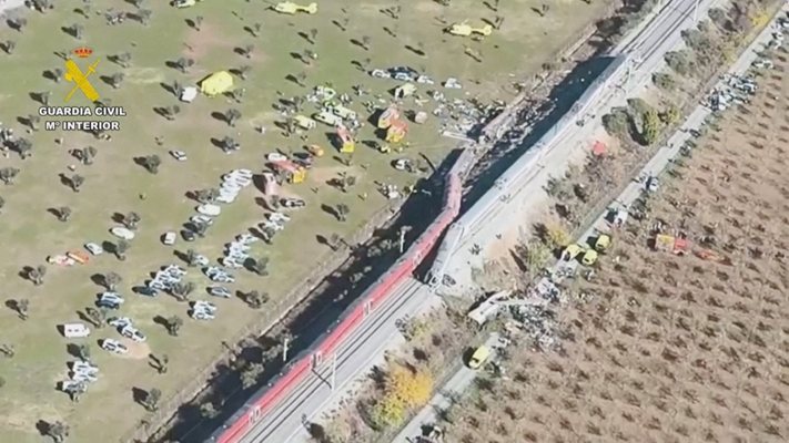 64 станаха загиналите при жп катастрофата в Испания. Допускат човешка грешка
