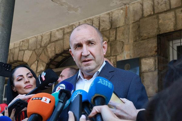 Румен Радев: Убийствата вероятно ще продължат, защото олигархията губи контрол