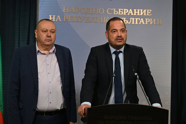 ДПС: Шефът на бургаския затвор предварително е знаел, че кметовете остават в ареста