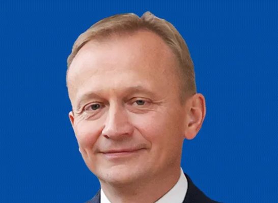 Европейският комисар за бюджета Пьотър Серафин идва у нас, ще се срещне с Радев