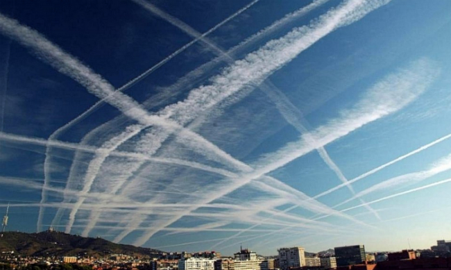 Истина или лъжа е теорията за “chemtrails”? Версии за химичните следи в небето...