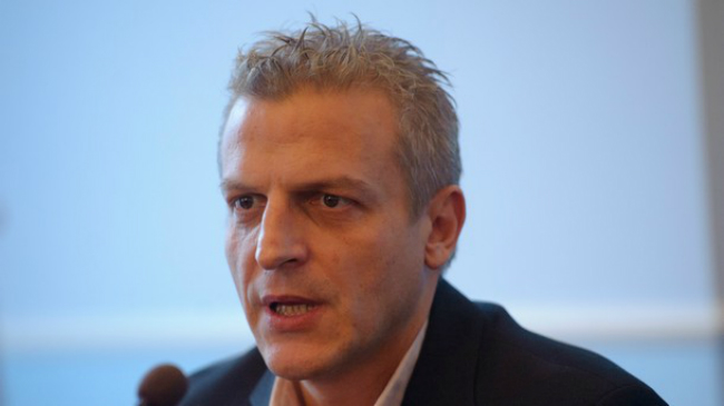 Москов: „Щом имаш пари за Интернет, значи имаш и за здравна вноска! Твой избор, приятелю!“