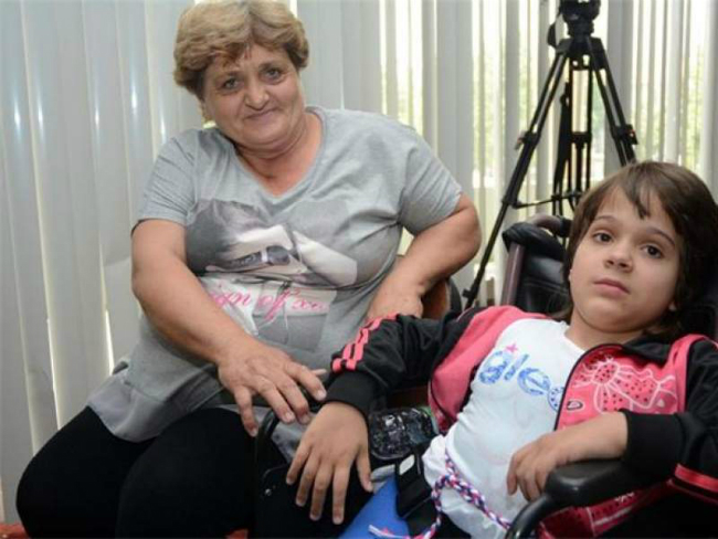 Семейство открива детето си, след 7 години раздяла, казали им, че е мъртво...