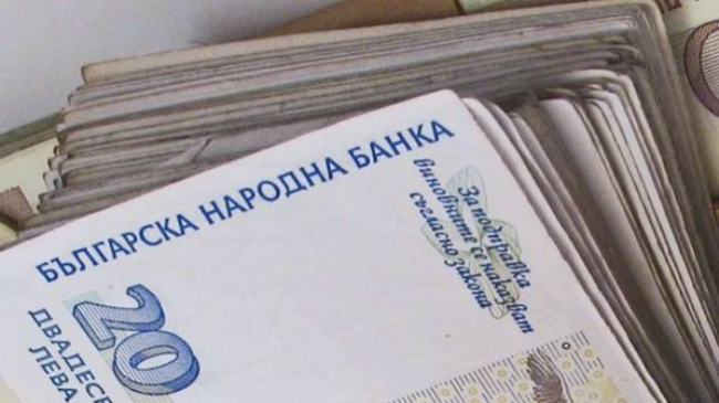 Абсурд по български! Пенсионер изплаща чужд заем на стойност 28 000 лв!